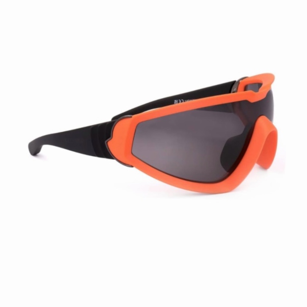Authentic Moncler Shield Sunglasses with original cloth and case